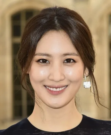 Claudia Kim