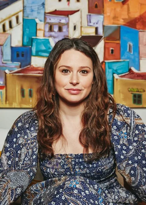 Katie Lowes