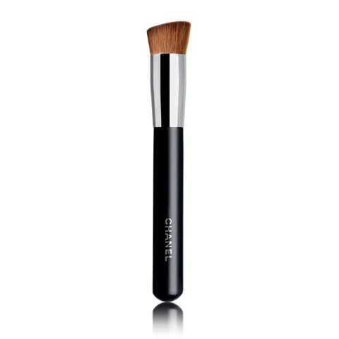 Chanel 2-in-1 Foundation Brush Fluid and Powder