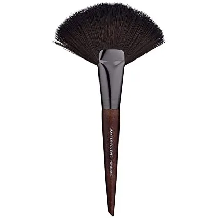 Make Up For Ever 134 Large Powder Fan Brush