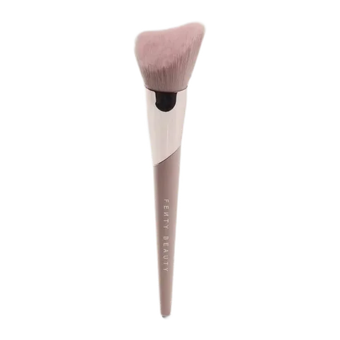 Fenty Beauty Cheek-Hugging Bronzer Brush 190