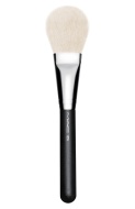 MAC Cosmetics 135 Synthetic Large Flat Powder Brush
